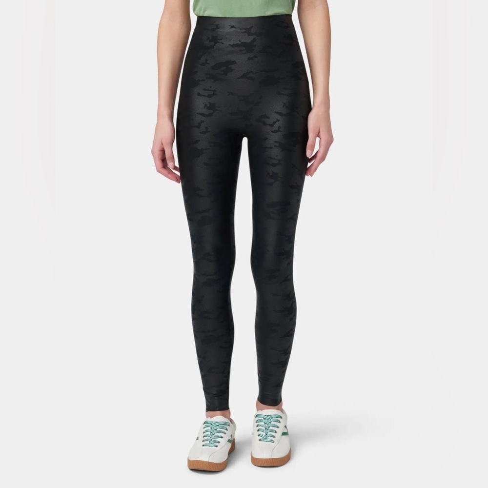 High-Rise Black Patterned Leggings - Women's